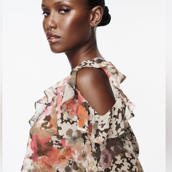 Zara Multicolor Floral Ruffle Blouse - Picture 2 of 8